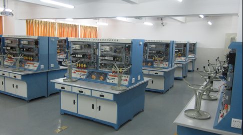 低壓電工作業(yè)實操考核裝置