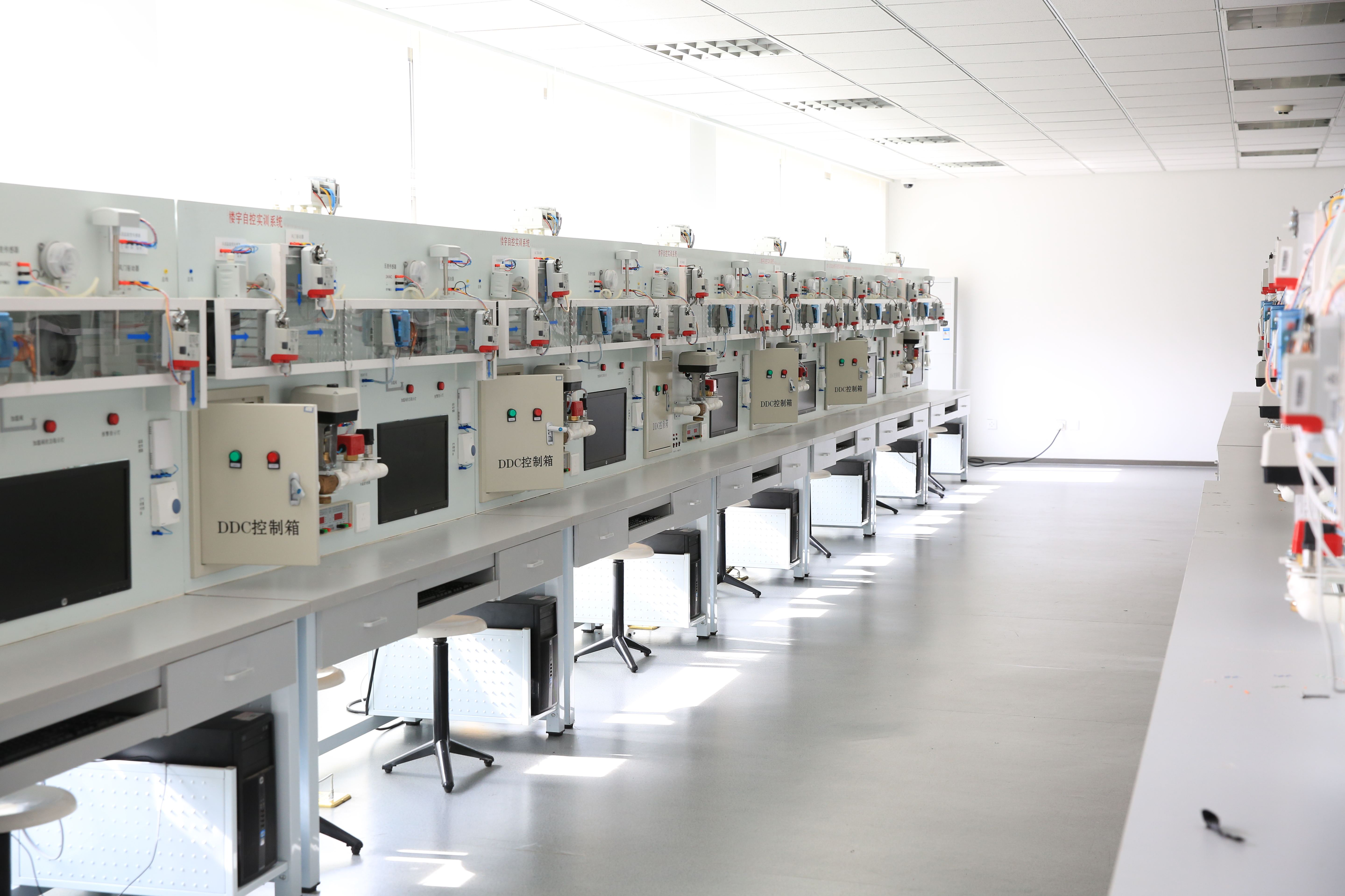 智能樓宇系統(tǒng)控制中心實訓裝置