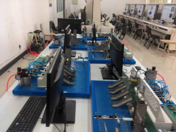 材料分揀控制實訓(xùn)系統(tǒng)