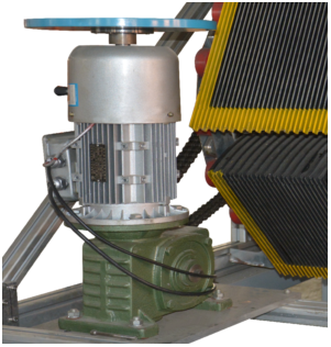 (三)驅(qū)動鏈輪裝置