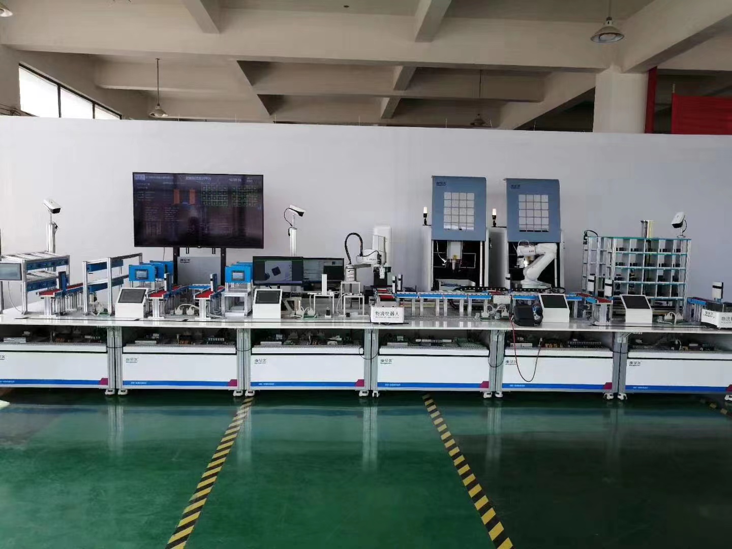 工業(yè)機器人綜合應用自動化實訓系統(tǒng)